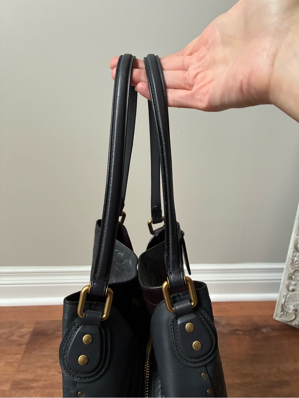 Coach Edie Shoulder Bag 31 In Signature Leather With Rivets - Picture 7 of 16
